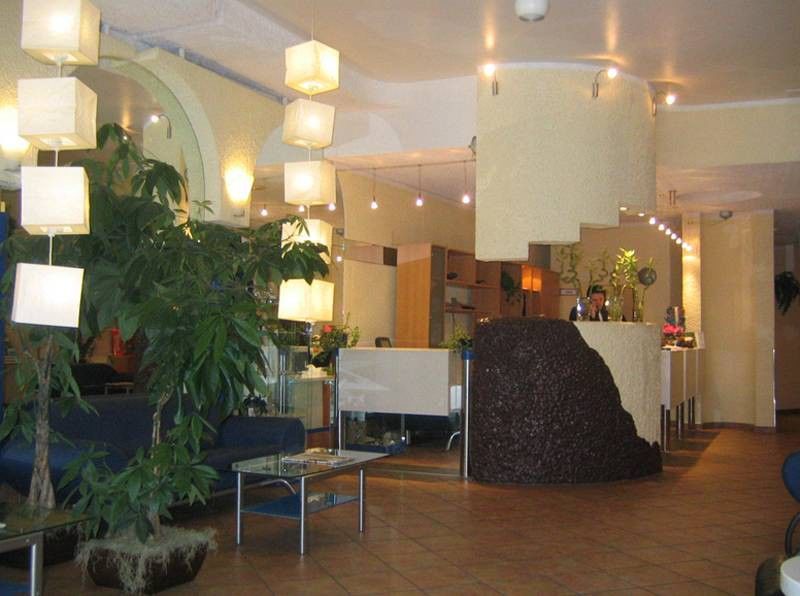 Sure By Western Hauptbahnhof 3*