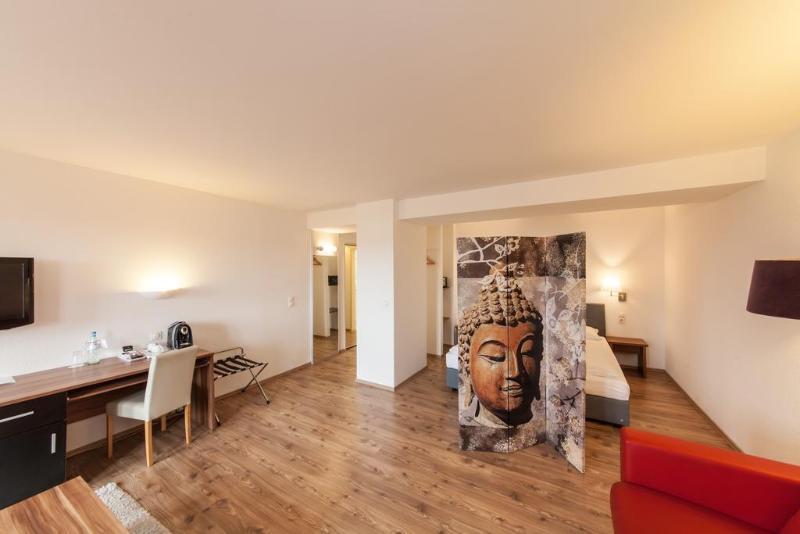 Hotel Sure By Western Hauptbahnhof 3*